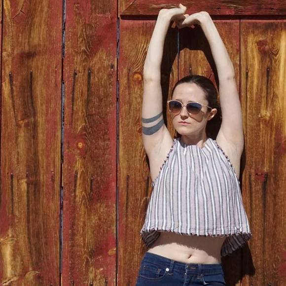 Meet your Posher, Carol - Picture 1 of 1